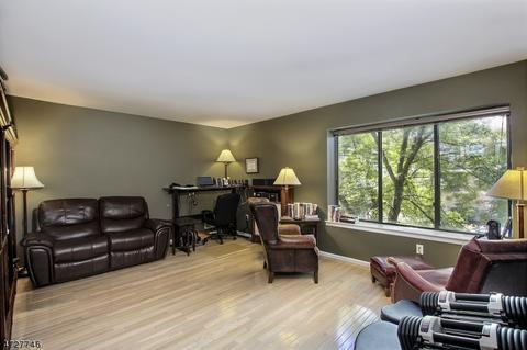 71 Overlook Dr, Hackettstown, NJ 07840 photo 8