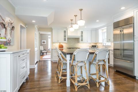 11 Myrtle Ave, Millburn, NJ 07041 photo 6