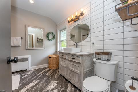 424 E 3rd Ave, Roselle, NJ 07203 photo 11