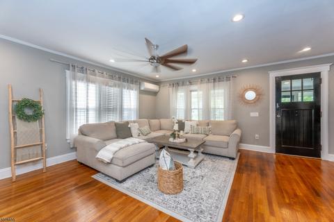 424 E 3rd Ave, Roselle, NJ 07203 photo 4