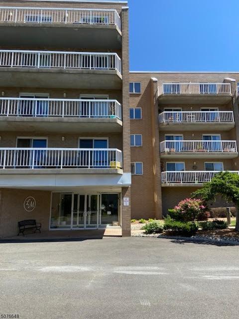 38 Moonachie Rd #405, Hackensack, NJ 07601 photo 2