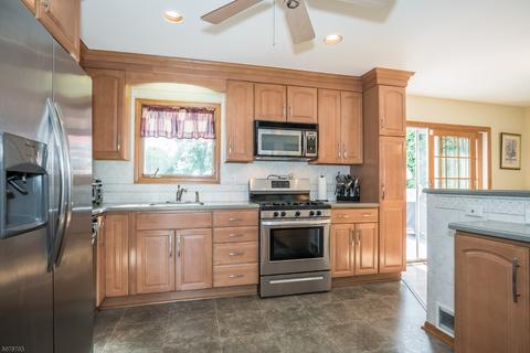 23 Allen Dr, Wayne, NJ 07470 photo 8