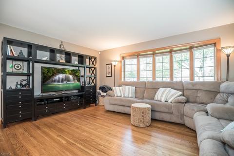 23 Allen Dr, Wayne, NJ 07470 photo 2