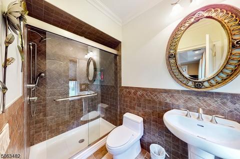 41 Largo Ln, Clark, NJ 07066 photo 21
