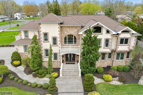 41 Largo Ln, Clark, NJ 07066 photo 1