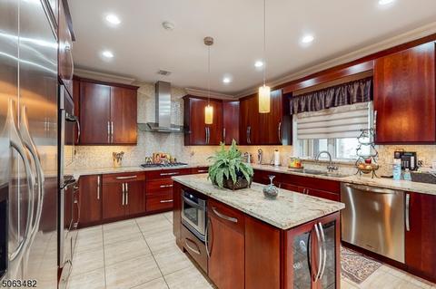 41 Largo Ln, Clark, NJ 07066 photo 9