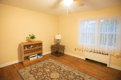 22 Devausney Pl, Nutley, NJ 07110 photo 9