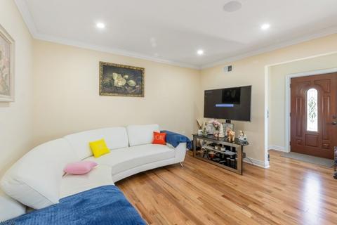 55 Maple St, Bloomfield, NJ 07003 photo 4