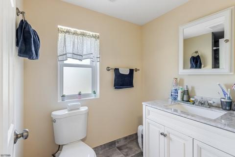 55 Maple St, Bloomfield, NJ 07003 photo 12
