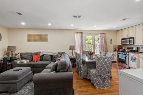 55 Maple St, Bloomfield, NJ 07003 photo 9