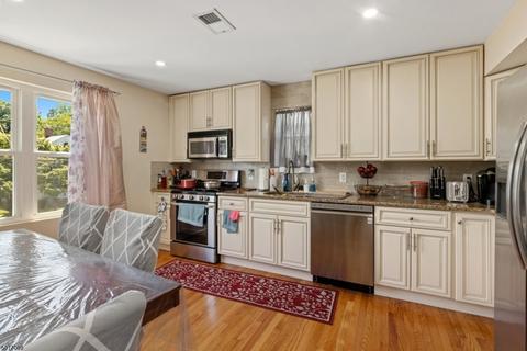 55 Maple St, Bloomfield, NJ 07003 photo 8