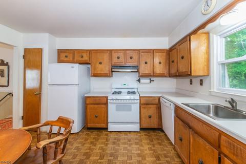27 Jay St, Roxbury Twp., NJ 07876 photo 6