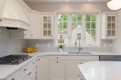 8 Hillside Ave, Summit, NJ 07901 photo 9