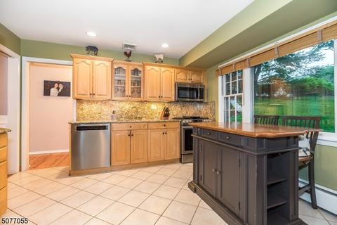 34 Rolling Hills Dr, Wayne, NJ 07470 photo 10