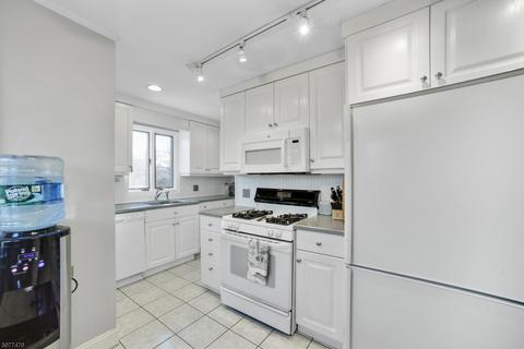 14 Edgewood Ter, Millburn, NJ 07041 photo 7
