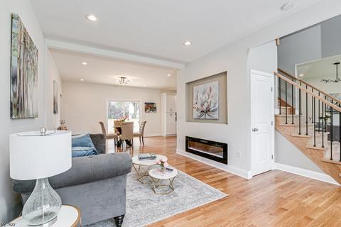 202 North Ln, Clark, NJ 07066 photo 4