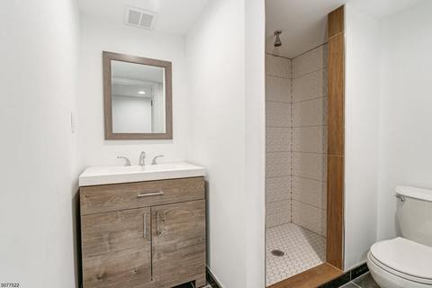 202 North Ln, Clark, NJ 07066 photo 24