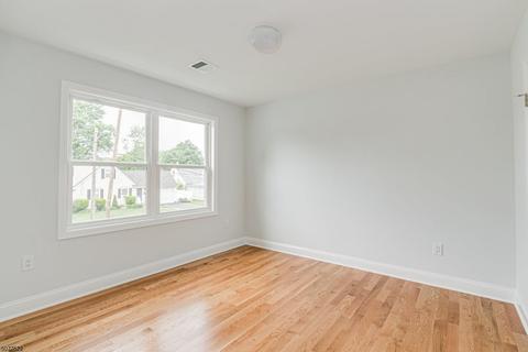 202 North Ln, Clark, NJ 07066 photo 18