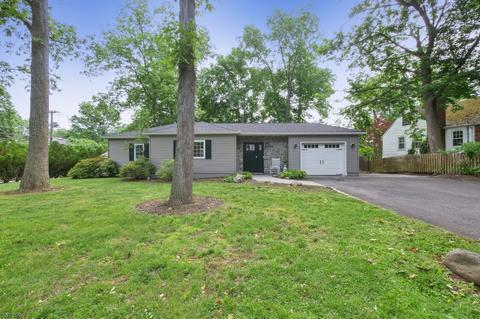 196 Beechwood Dr, Wayne, NJ 07470 photo 1