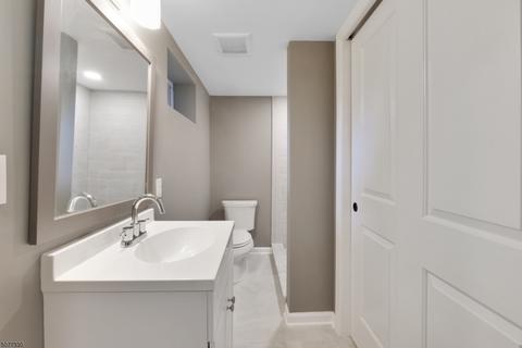 196 Beechwood Dr, Wayne, NJ 07470 photo 23