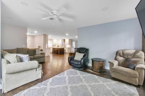 196 Beechwood Dr, Wayne, NJ 07470 photo 10