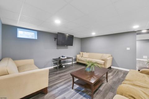 196 Beechwood Dr, Wayne, NJ 07470 photo 21