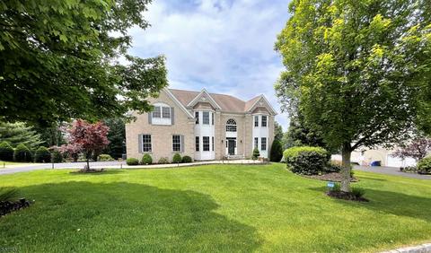 39 Shadow Hill Way, Hackettstown, NJ 07840 photo 1