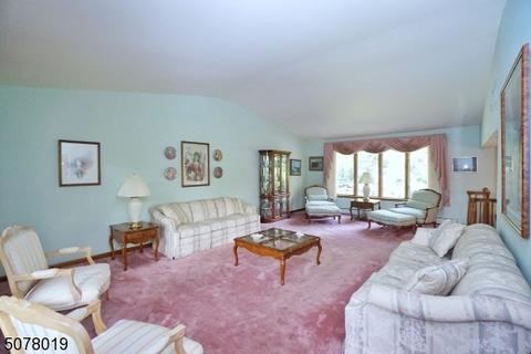 36 Kennedy Dr, Clark, NJ 07066 photo 5