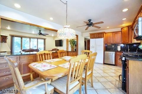 36 Kennedy Dr, Clark, NJ 07066 photo 10