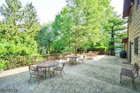 36 Kennedy Dr, Clark, NJ 07066 photo 20