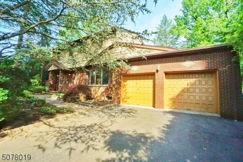 36 Kennedy Dr, Clark, NJ 07066 photo 2