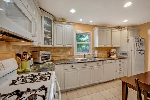 34 Kyle Dr, Dover, NJ 07801 photo 6