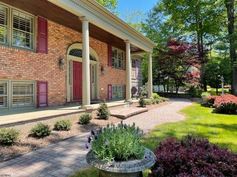 63 Mill Glen Rd, Upper Saddle River, NJ 07458 photo 2