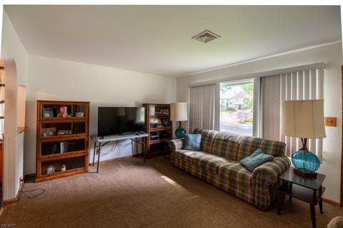 68 Colfax Rd, Wayne, NJ 07470 photo 4