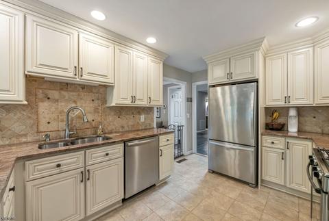 3 Big Horn Dr, Wayne, NJ 07470 photo 8