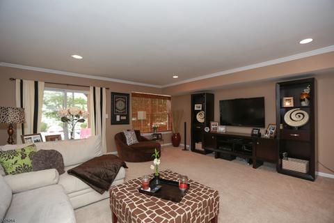 11 Cypress Ct, Clinton, NJ 08809 photo 12