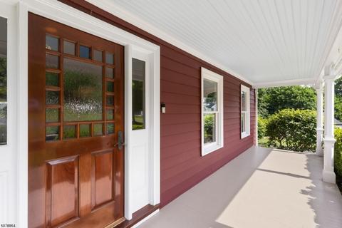 144 E Springbrook Dr, Gillette, NJ 07933 photo 2