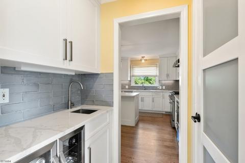 144 E Springbrook Dr, Gillette, NJ 07933 photo 6