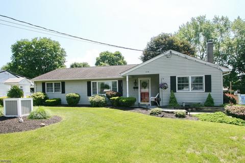 218 Hurley Dr, Hackettstown, NJ 07840 photo 1