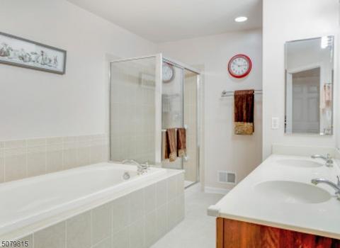 147 Levinberg Ln, Wayne, NJ 07470 photo 15