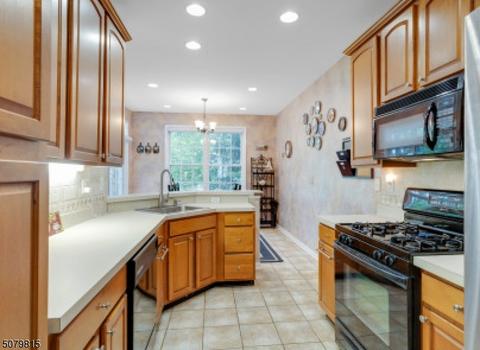 147 Levinberg Ln, Wayne, NJ 07470 photo 8