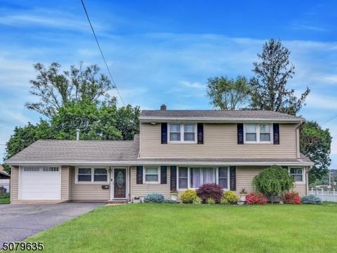 19 Stuart Ln, Wayne, NJ 07470 photo 1