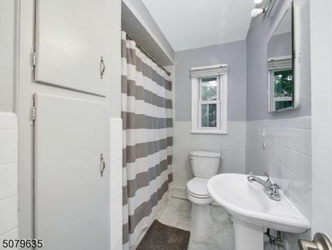 19 Stuart Ln, Wayne, NJ 07470 photo 10