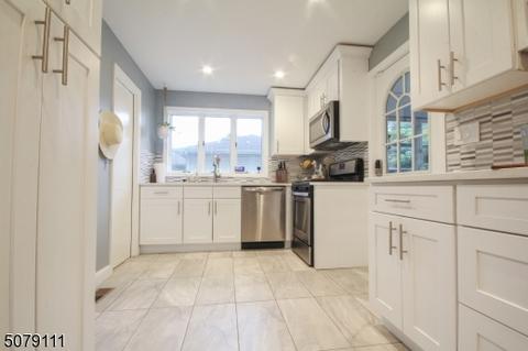 134 Grant Ave, Middlesex, NJ 08846 photo 9