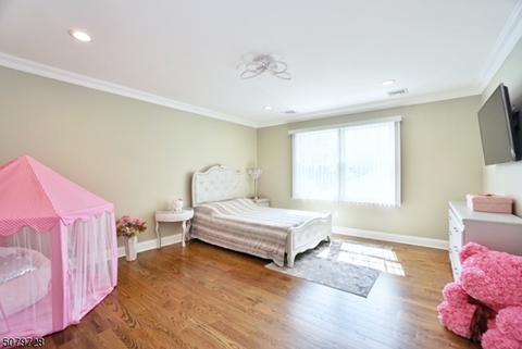 84 Terhune Rd, Clark, NJ 07066 photo 19