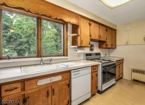 321 Willow Dr, Union, NJ 07083 photo 13