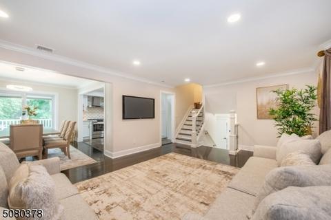 15 Towsen Rd, Wayne, NJ 07470 photo 5