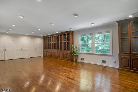 52 Kew Dr, Springfield, NJ 07081 photo 8