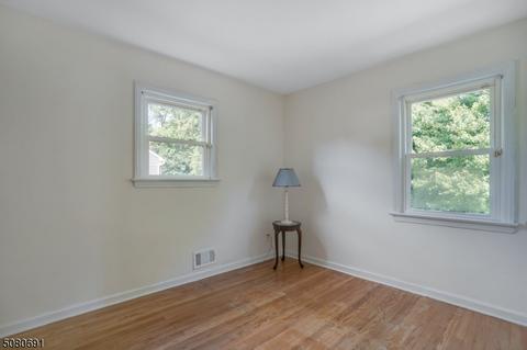 52 Kew Dr, Springfield, NJ 07081 photo 18