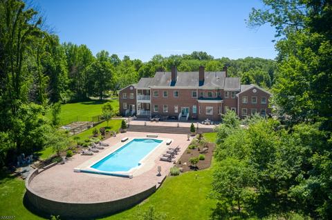 6 Cramer Ln, Mendham, NJ 07945 photo 2